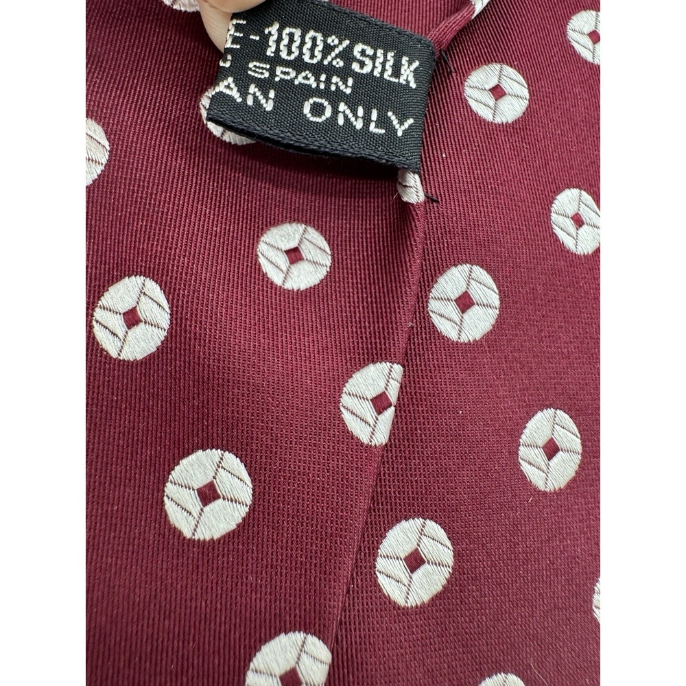 Kilgour French & Stanbury Silk Tie Red Geometric Medallion Pattern Luxury London - Picture 6 of 9